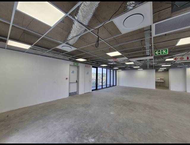 285M² OFFICE TO LET IN GLENADRIENNE